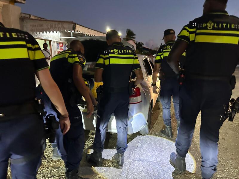 Oumento di kontrol i aksidente: kuater shofùr detené pa alkohòl