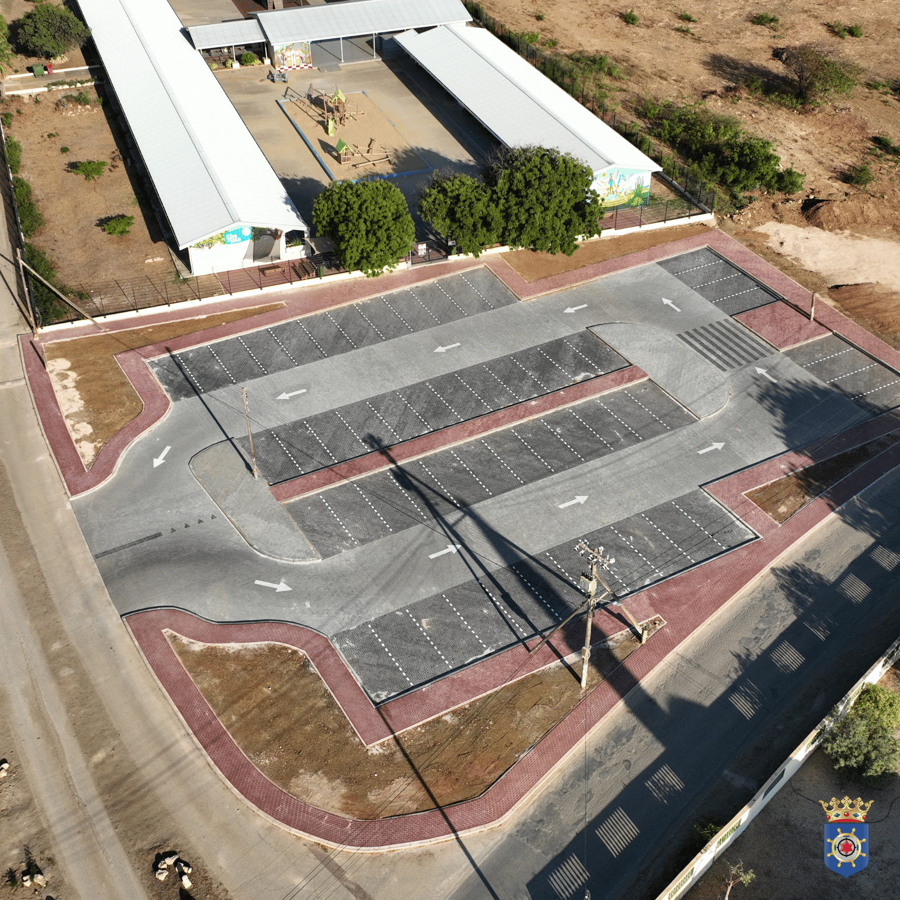 Konstrukshon sitio di parkeo na Kolegio Rayo di Solo a finalisá