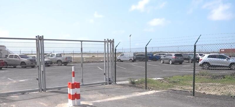 Aeropuerto BIA ta mehorá infrastruktura di stashonamentu i ta invertí den energia solar