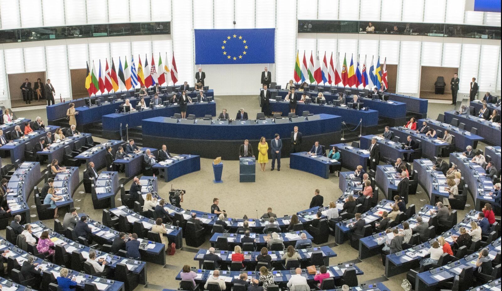 Europa ta pone reglanan mas pisá pa hasi proseso di deportashon di imigrante sin dokumento mas lihé