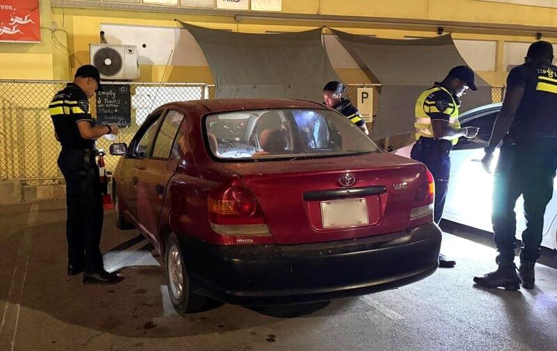 Hòmber detení na Kaya Barakuda despues di nenga tèst di supla