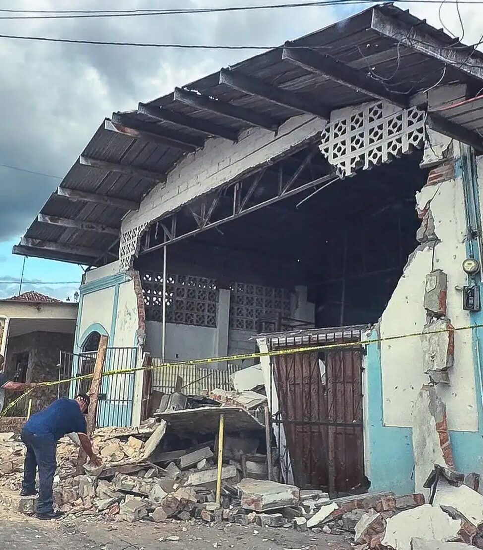 Teremoto di Magnitut 7.7 ta sakudí Panama i paralisá tráfiko aéreo