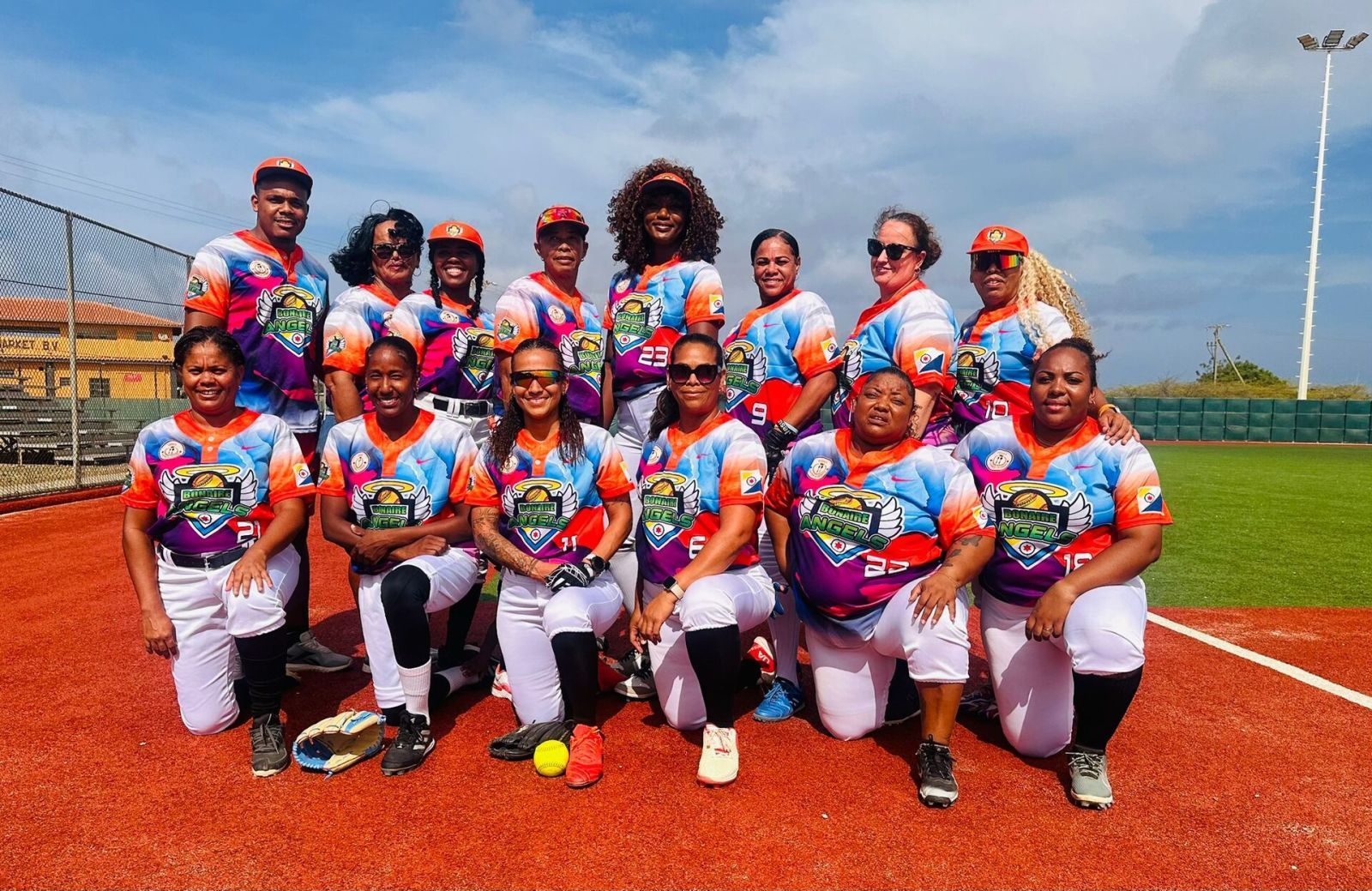 Bonaire Angels ta organisá torneo di sòftbòl pa damas 35+